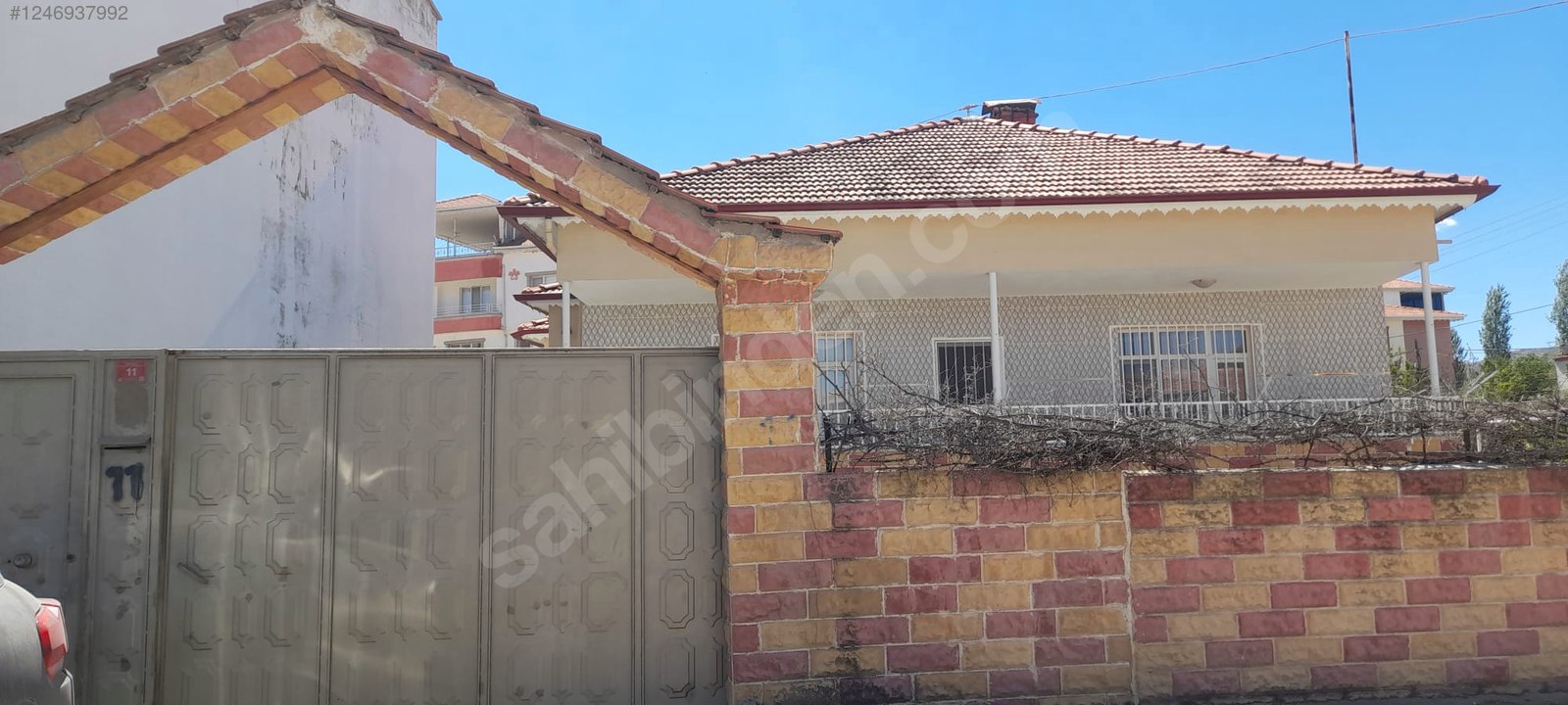 ASFALT MAH.3 CEPHELİ ÖZEL VE ÖZENLE YAPIM GARAJI DUŞLU MÜSTAKİL